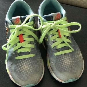 New Balance Kids KJ200 girls sz 12 gray-multi